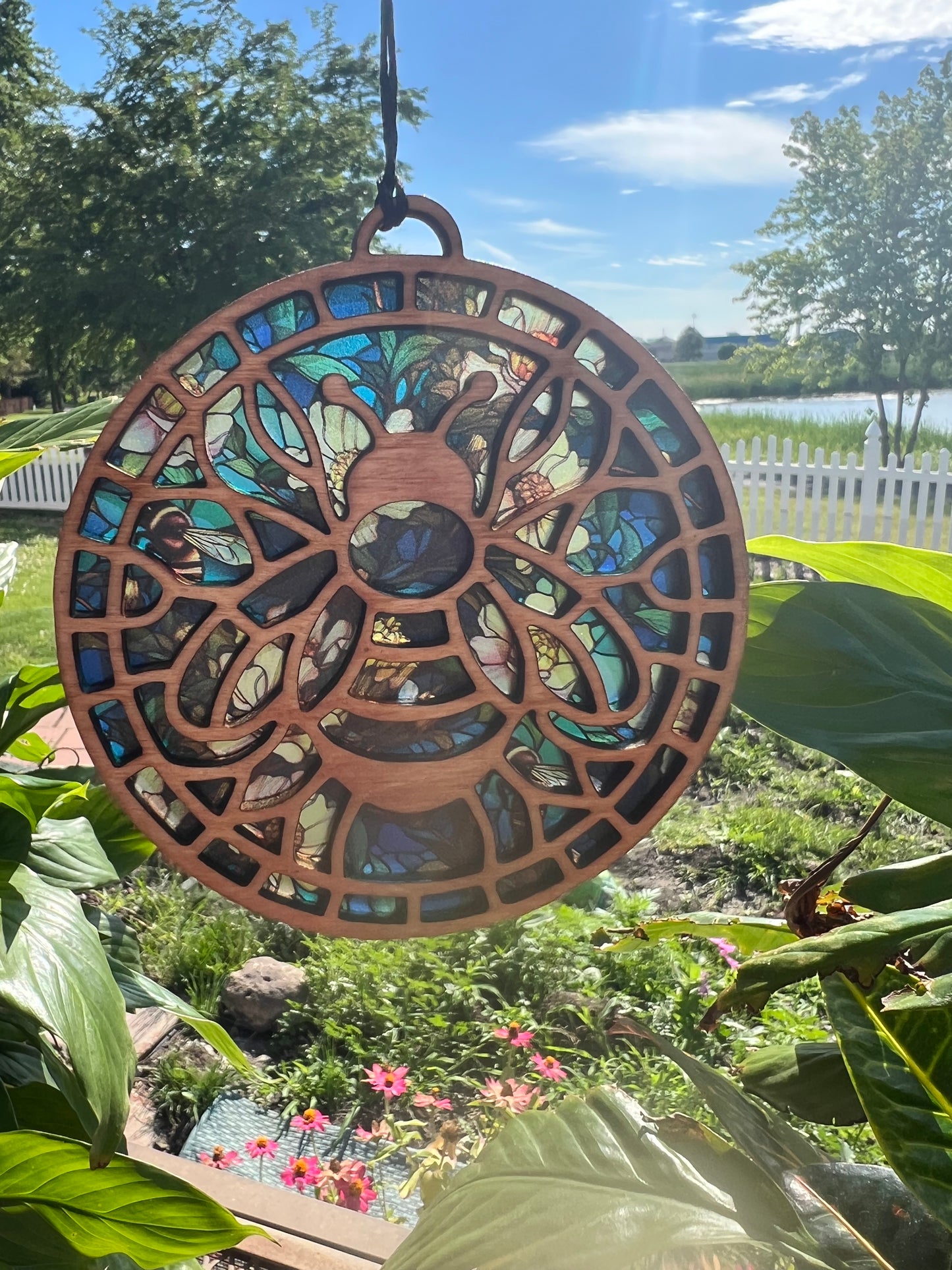 Bumble bee suncatcher